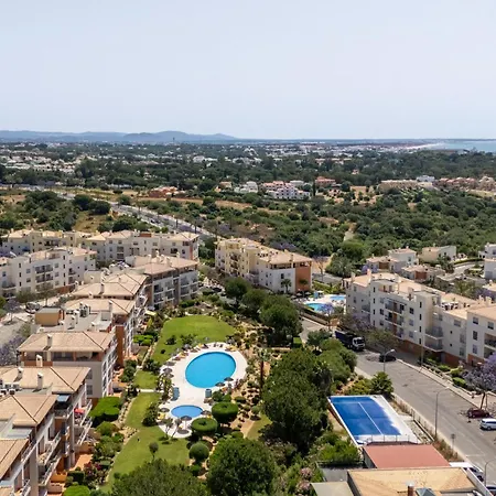 Penthouse With Pool View In By Lovelystay Apartamento