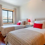 Penthouse With Pool View In By Lovelystay Албуфейра