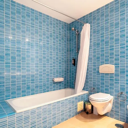 Penthouse With Pool View In By Lovelystay * البوفيرا